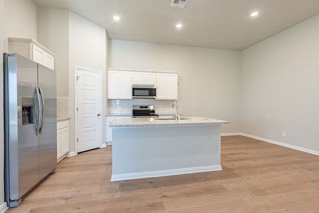 Building Photo - 414 Cross Barn Blvd