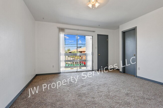 Building Photo - Bright & Cozy 1-Bedroom Condo in Prime Metairie Location