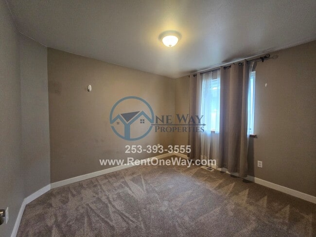 Building Photo - 1120 S 90th St Ct