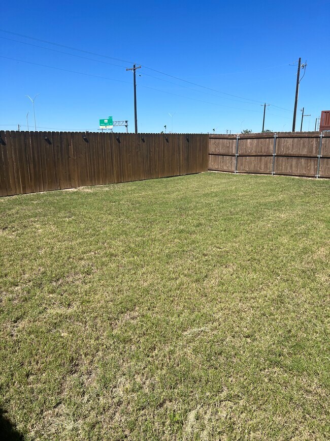 Building Photo - 1306 E Sonador Dr S