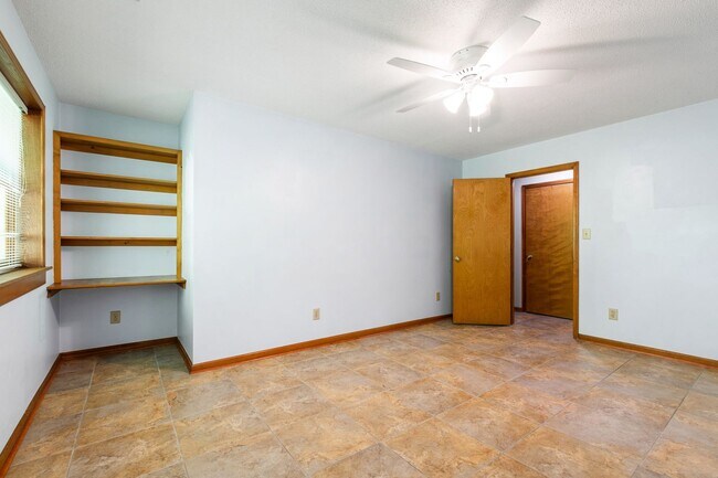 Building Photo - Spacious 4-Bedroom Carrboro Home with Dual...