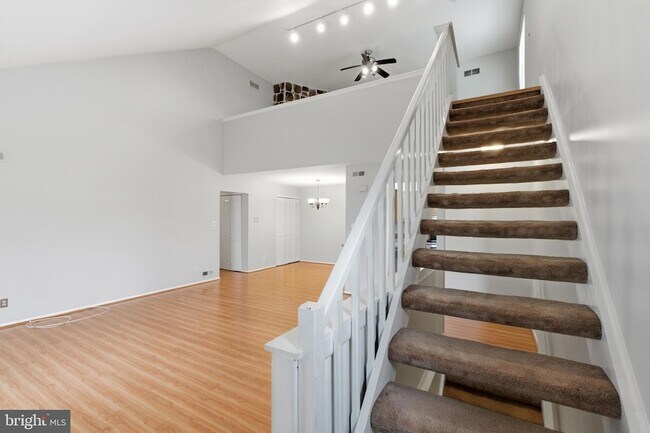 Building Photo - 321B Delancey Pl