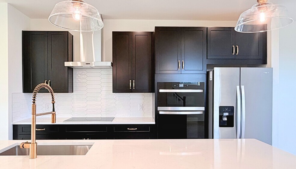 Building Photo - 43800 Mystic Maroon Ter