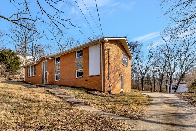 Building Photo - 6469 Fleetwood Dr