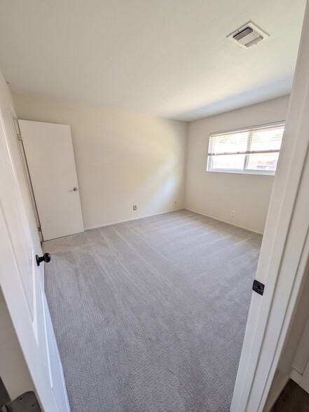 Primary bedroom. - 3006 Campbell Pl