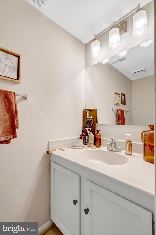 Building Photo - 14831 Basingstoke Loop