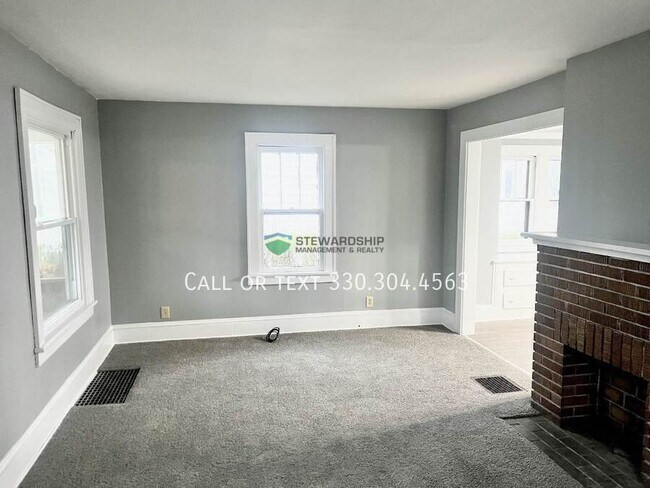 Building Photo - 1012 Brown St