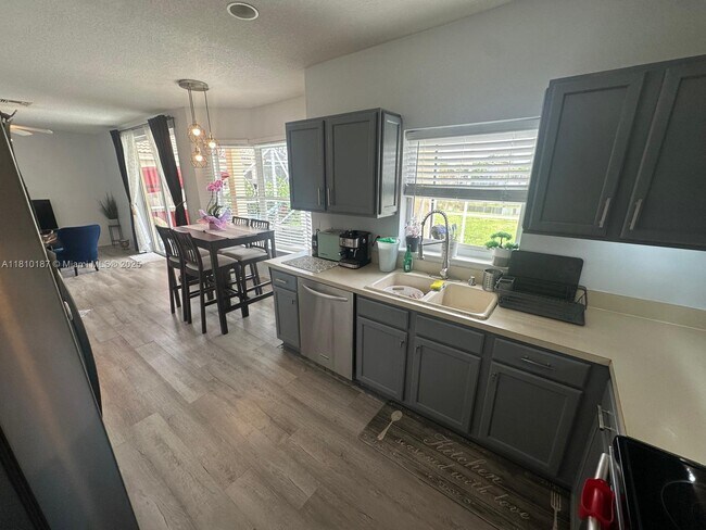 Building Photo - 3697 Miramontes Cir
