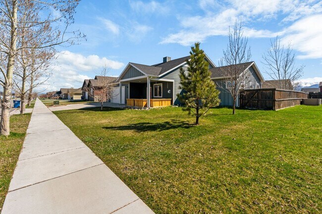 Building Photo - 1604 Drummond Blvd
