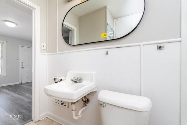 Building Photo - 1725 Ave D