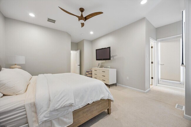 Building Photo - 113 N Adams Ave