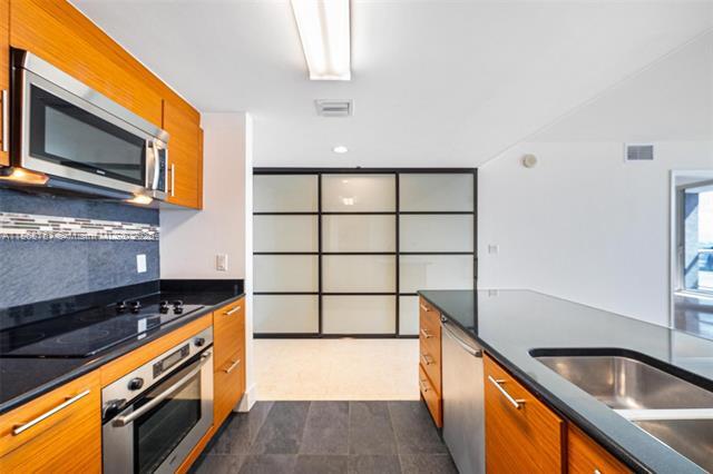 Building Photo - 50 Biscayne Blvd