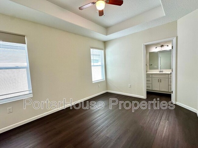 Building Photo - 1100 E Gottsche Ave