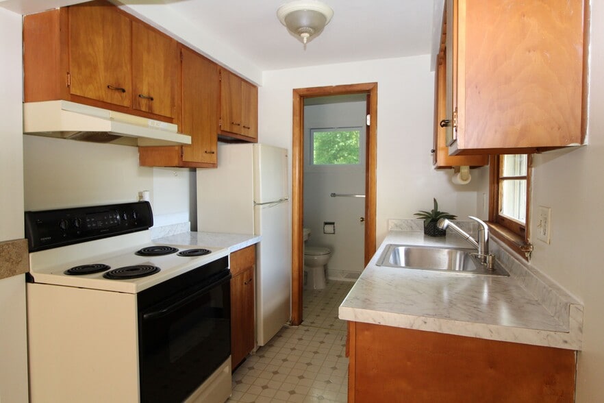 Building Photo - 403 Jewell Dr