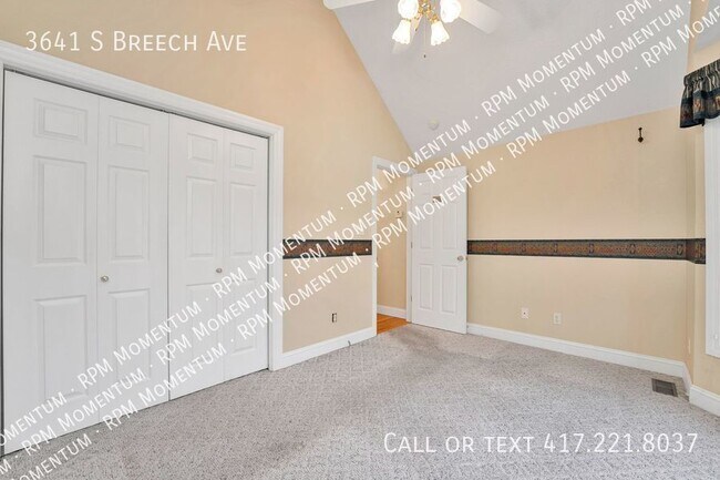 Building Photo - Chesterfield Village 3 Bedroom 2 Bath 2 Ca...