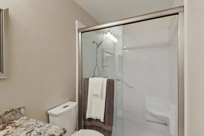 Building Photo - Stylish Golf Course Condo in North San Jose