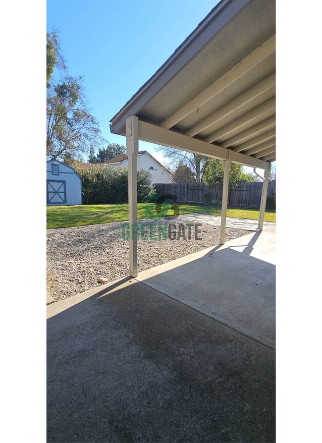 Building Photo - Now Available! Spacious 3 Bedroom, 2 Bathroom Home.