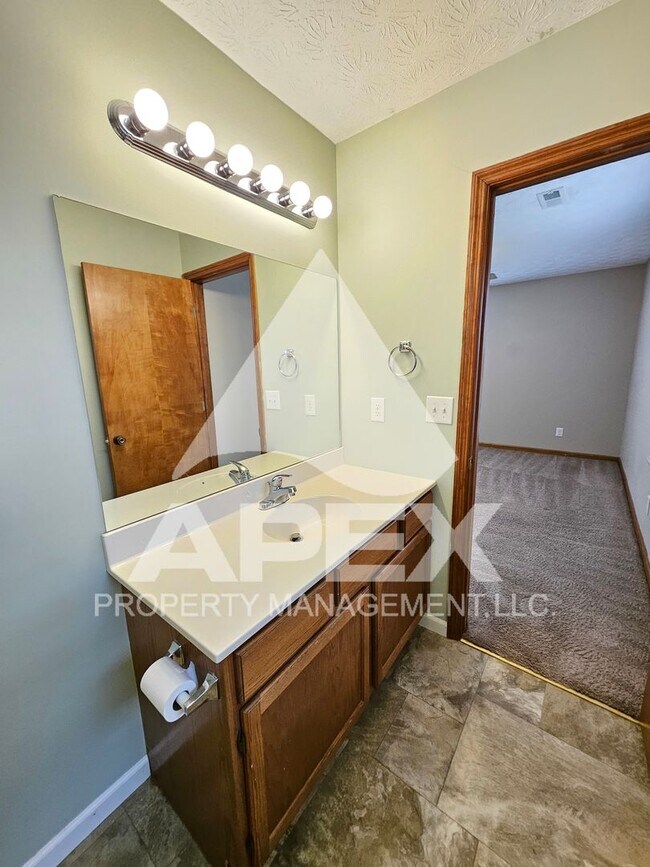 Building Photo - Beautiful 3 Bd/2 Ba Brick Single Family Home w/2-Car Garage in Powell!