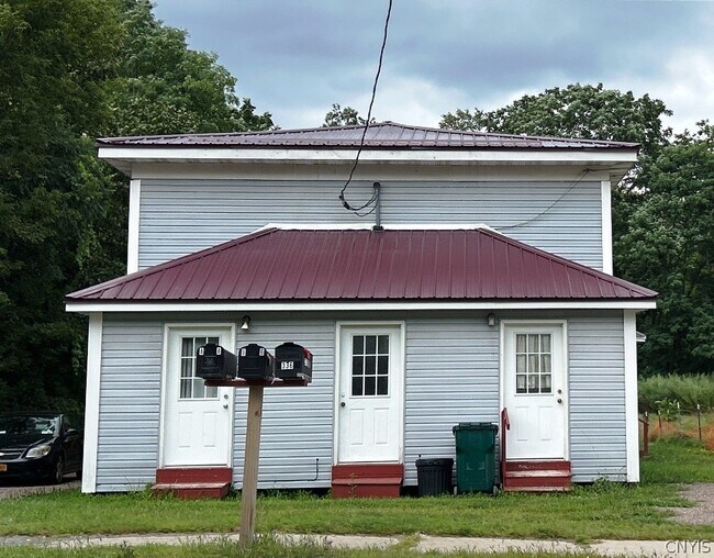 Building Photo - 335 Church St