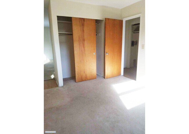 Building Photo - 922-926 Ludlow Avenue