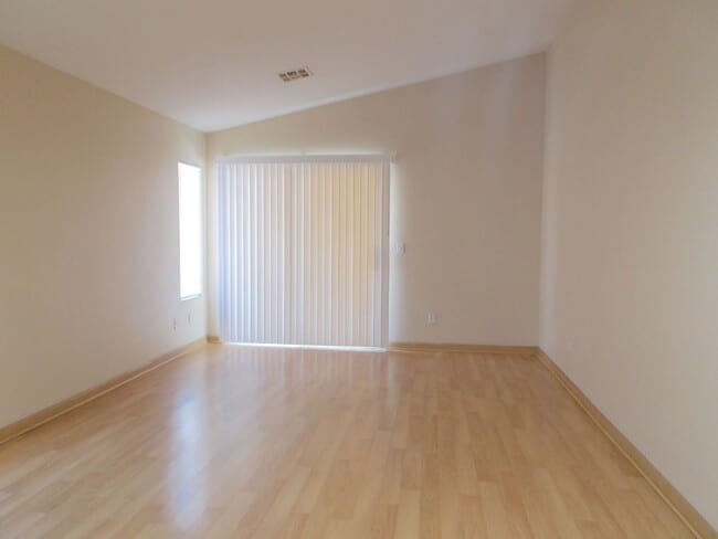 Building Photo - “Stunning 3-Bedroom Home with New Stainles...