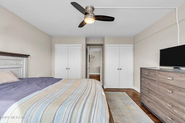 Building Photo - 321 Sunset Ave