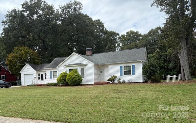 Primary Photo - 803 Townsend Ave