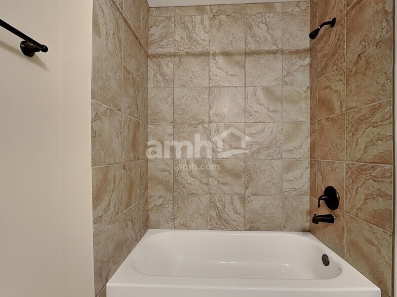 Building Photo - 1229 Carlton Ridge Dr