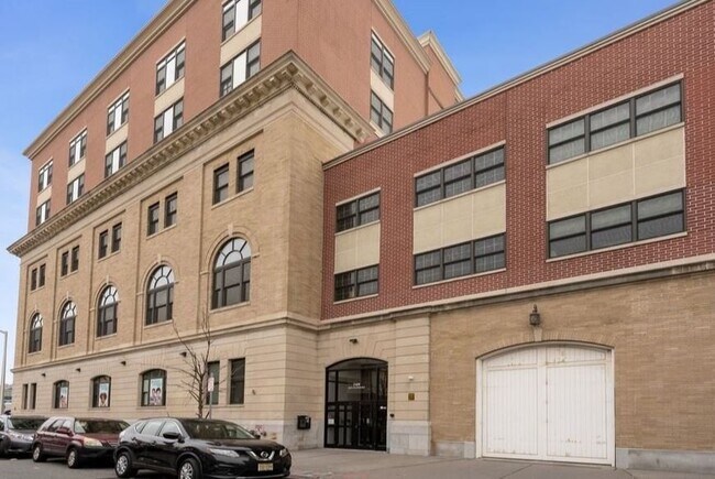 Building Photo - 769 Montgomery St