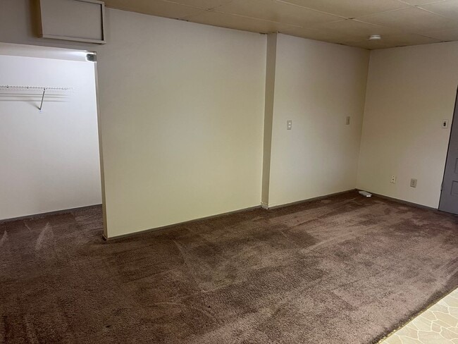 Building Photo - 211 Anne St