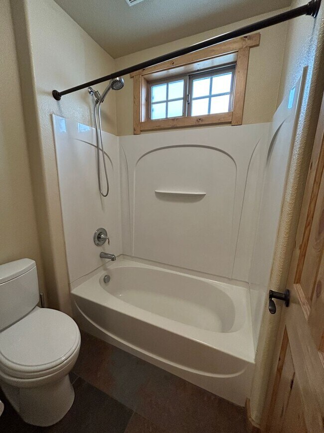 Building Photo - The Ponderosa Meadows Townhouse