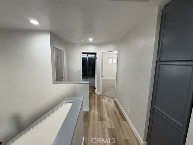 Building Photo - 980 Acorn Ln