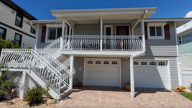Building Photo - FT Myers Beach Amazing pool home