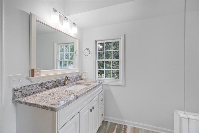 Building Photo - 328 Deerwood Dr