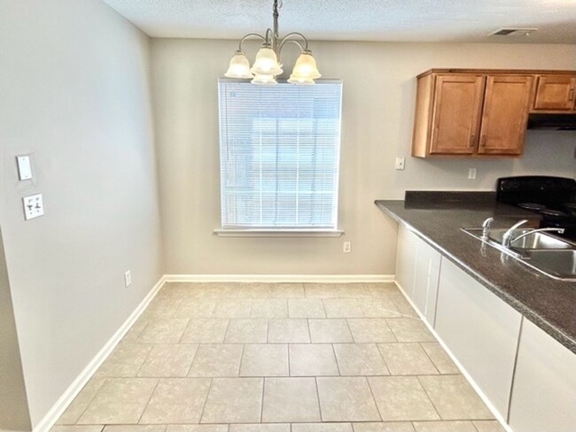 Building Photo - SterlingRidgeDr10221