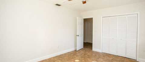 Building Photo - 861 San Remo Ave