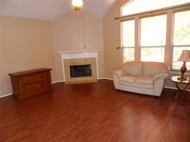 Building Photo - 524 Carismatic Ln