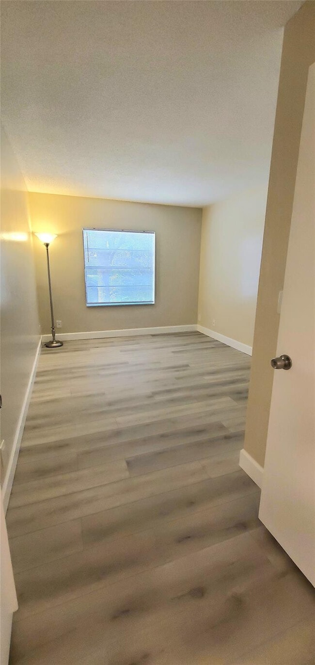 Building Photo - 3013 NW 92nd Ave