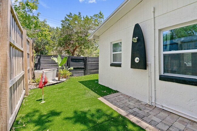 Building Photo - 501 Boating Club Rd