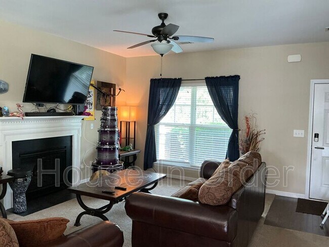 Building Photo - 363 Faulkner Dr