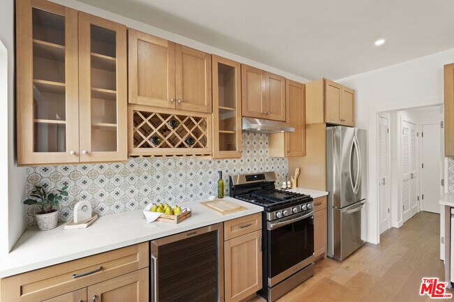 Building Photo - 8506 Oak Ct