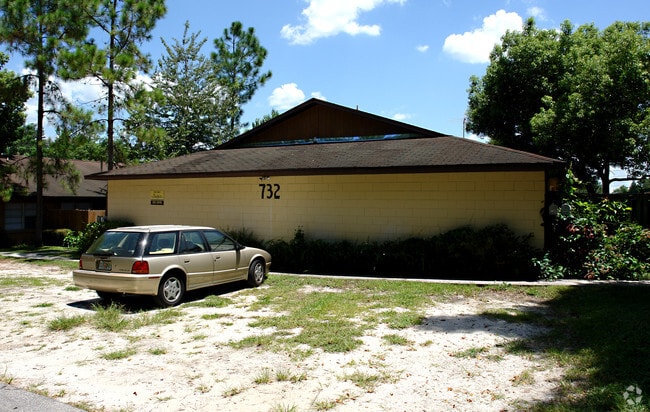 Building Photo - 704-732 Angelina Ln
