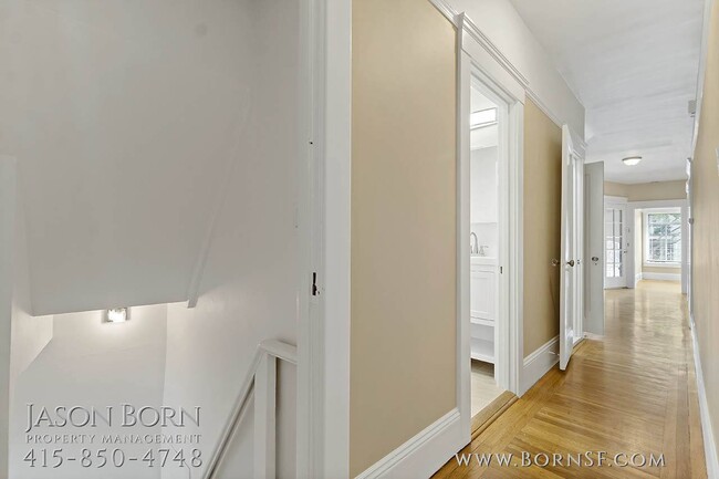 Building Photo - 1720 Lombard St