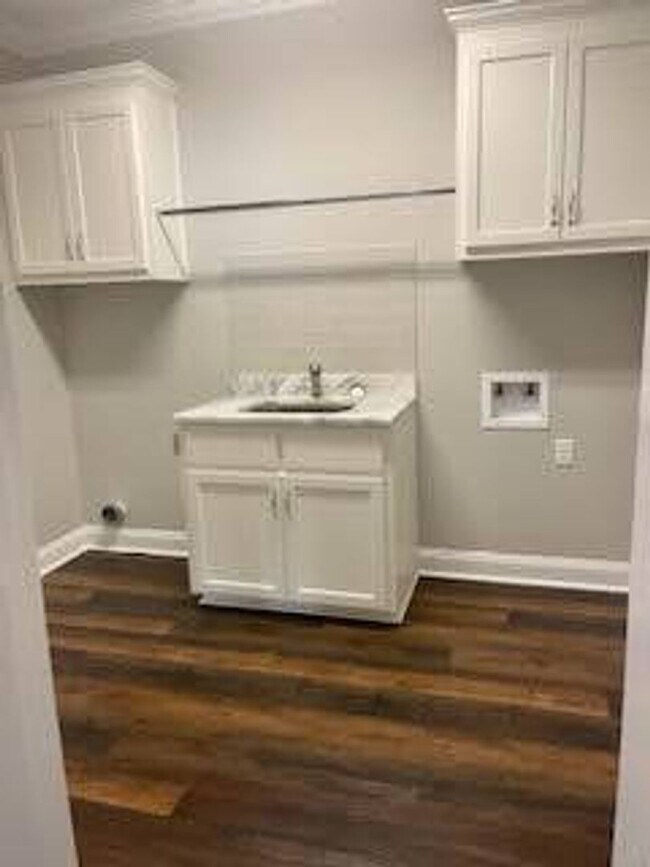 Building Photo - Elegant 4-Bedroom Home with Modern Upgrades, Fenced Yard, and Outdoor Living