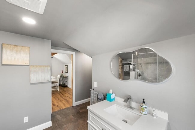 Building Photo - 2707 Garfield Ave