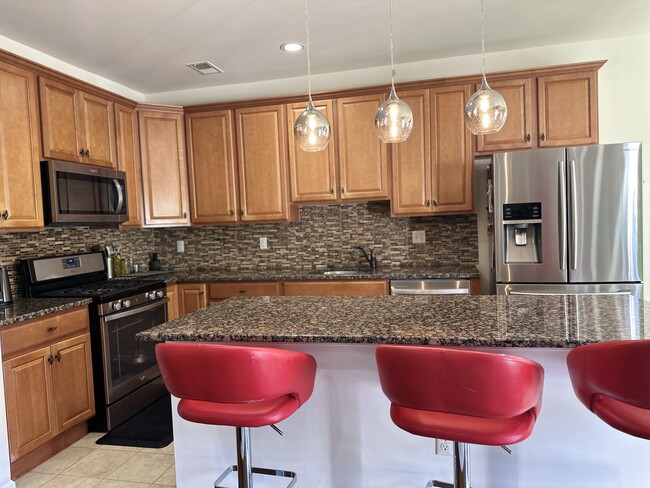 Building Photo - 72 Andrews Way