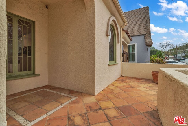 Building Photo - 6131 W 5th St