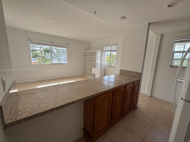 Building Photo - 7130 Rue Versailles Dr