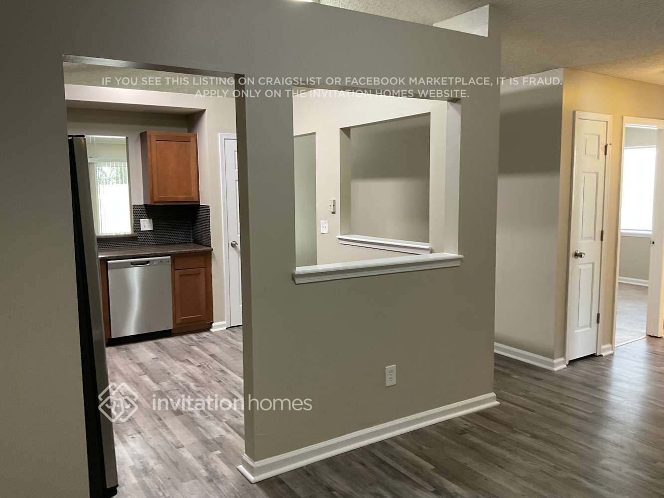 Building Photo - 2999 Mikris Dr E