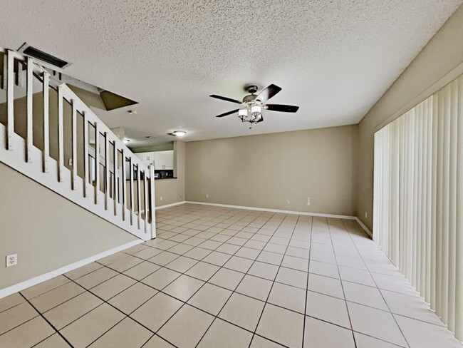 Primary Photo - 861 NW 208th Dr